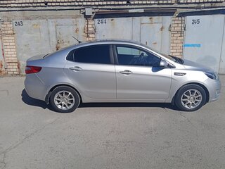 2012 Kia Rio 5-speed III, серебристый, 780000 рублей, вид 2