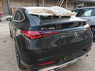 2026 Mercedes-Benz GLC Coupe 300 II (C254), чёрный, 9250000 рублей, вид 3