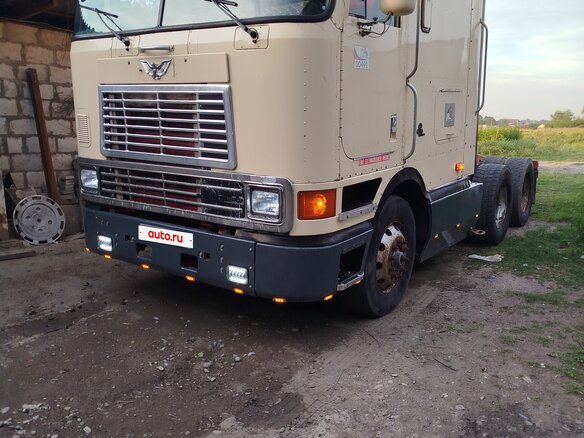 1998 International 9000 Series, жёлтый, 700000 рублей - вид 1