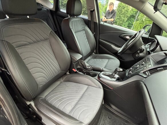 2013 Opel Astra J Рестайлинг, чёрный, 900000 рублей - вид 9