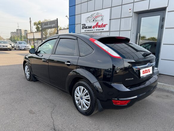 2011 Ford Focus II Рестайлинг, чёрный, 650000 рублей - вид 2