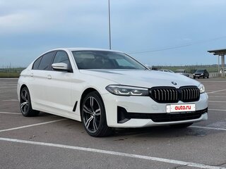2020 BMW 5 серии 520i VII (G30/G31/G38) Рестайлинг, белый, 4100000 рублей, вид 3