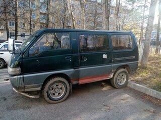 1992 Mitsubishi Delica III, зелёный, 330000 рублей, вид 5