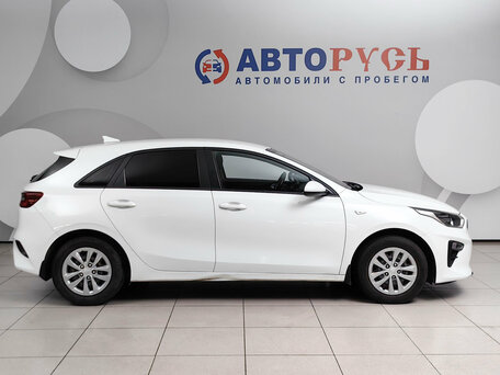 2018 Kia Ceed III, белый, 1599000 рублей, вид 5