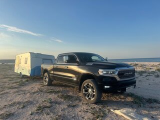 2019 Ram 1500 Crew Cab V, чёрный, 6550000 рублей, вид 2