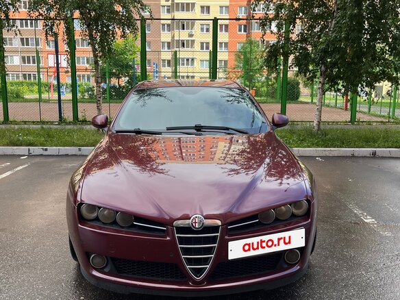 2008 Alfa Romeo 159, пурпурный