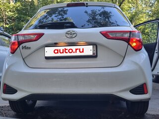 2018 Toyota Vitz III (XP130) Рестайлинг 2, белый, 920000 рублей, вид 4