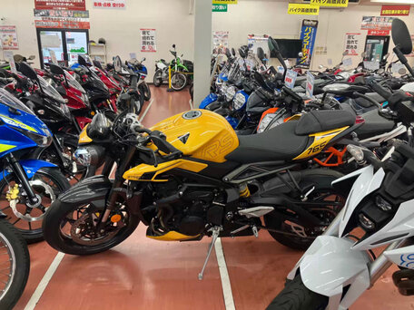 2025 Triumph Street Triple, жёлтый, 821000 рублей, вид 5