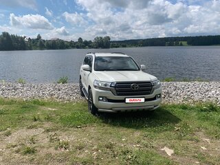 2016 Toyota Land Cruiser 200 Series Рестайлинг 2, белый, 4800000 рублей, вид 2