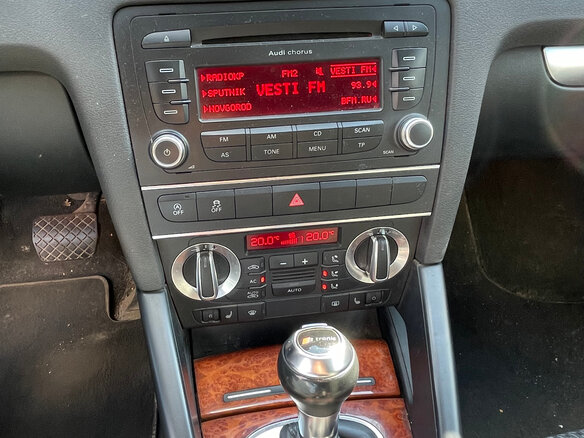 2011 Audi A3 II (8P) Рестайлинг 2, белый, 650000 рублей - вид 8