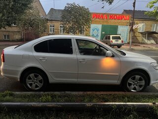 2012 Skoda Octavia II (A5) Рестайлинг, белый, 790000 рублей, вид 2