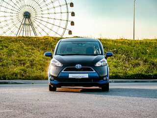 2018 Toyota Sienta II, чёрный, 1349000 рублей, вид 3
