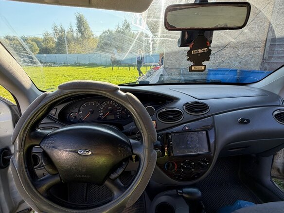 2000 Ford Focus I (North America), серебристый - вид 6
