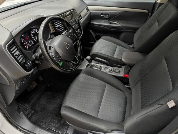 2015 Mitsubishi Outlander III Рестайлинг 2, белый - вид 10