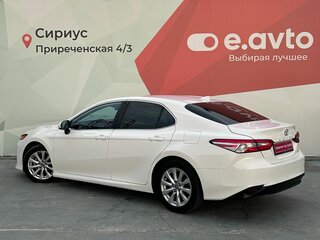 2020 Toyota Camry VIII (XV70) Рестайлинг, белый, 2190000 рублей, вид 4