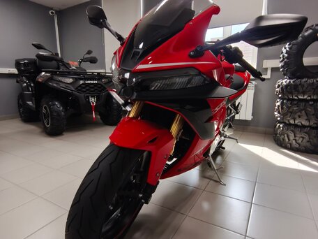 2026 Voge 525RR, красный, 577000 рублей, вид 4