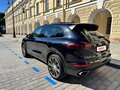 2017 Porsche Cayenne Diesel II Рестайлинг (958), чёрный, 4599999 рублей - вид 4
