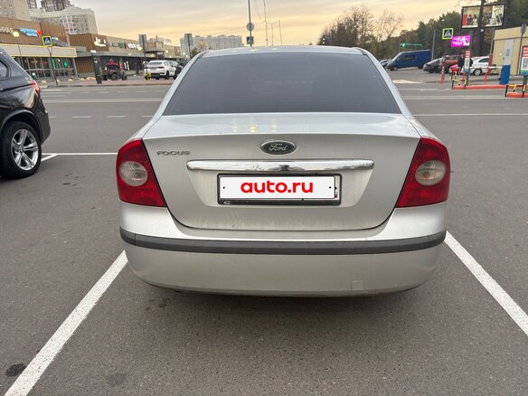 2007 Ford Focus II Рестайлинг, серебристый, 380000 рублей - вид 1