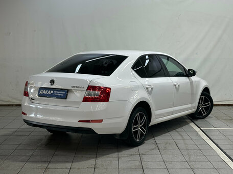 2014 Skoda Octavia III (A7), белый, 880000 рублей, вид 3