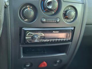 2004 Renault Megane II, красный, 230000 рублей, вид 4