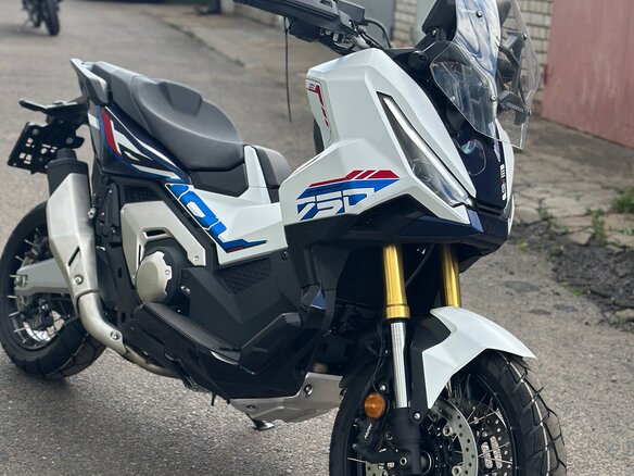 2026 Honda X-ADV, белый - вид 7