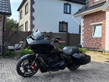 2024 Harley-Davidson Road Glide, чёрный, 2700000 рублей, вид 4
