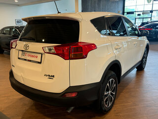 2015 Toyota RAV4 IV (XA40), белый, 1800001 рублей, вид 4