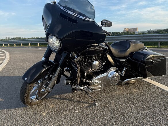 2014 Harley-Davidson Street Glide, чёрный, 1350000 рублей - вид 2