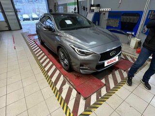 2018 Infiniti Q30, серебристый, 2400000 рублей, вид 5