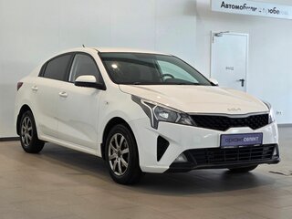 2022 Kia Rio IV Рестайлинг, белый, 1680000 рублей, вид 3