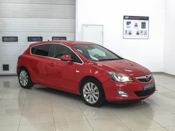 2012 Opel Astra J, красный
