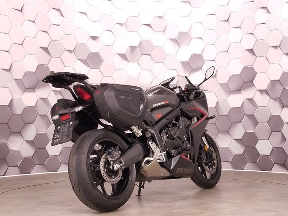 2024 Honda CBR 650R, чёрный, 1177000 рублей - вид 6