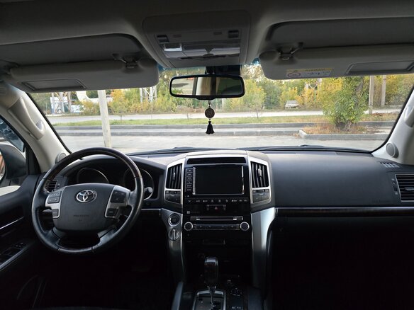 2015 Toyota Land Cruiser 200 Series Рестайлинг 1, белый - вид 23