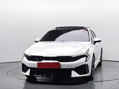 2024 Kia K5 LPi III Рестайлинг, белый, 2290000 рублей, вид 3