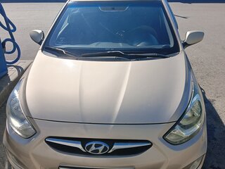 2011 Hyundai Solaris I, бежевый, 620000 рублей, вид 3