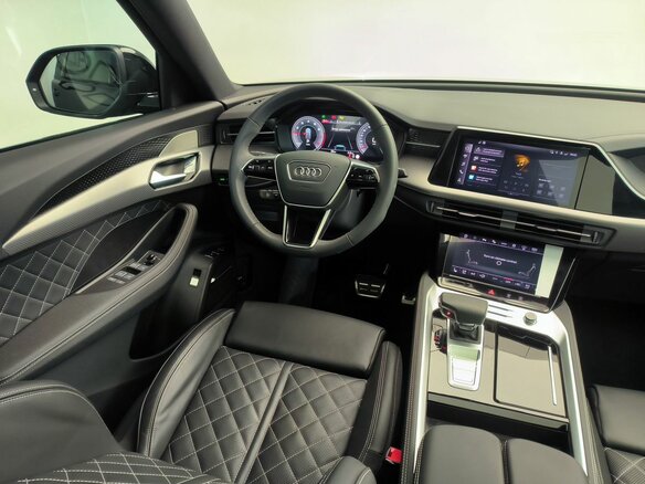 2026 Audi Q6 45 TFSI, чёрный, 8350000 рублей - вид 12