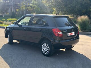 2013 Skoda Fabia II Рестайлинг, чёрный, 299000 рублей, вид 4
