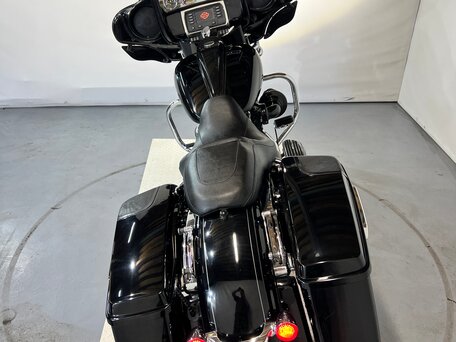 2015 Harley-Davidson Street Glide, чёрный, 899000 рублей, вид 4