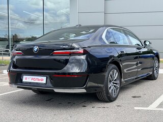 2025 BMW 7 серии 740i xDrive VII (G70), чёрный, 13095000 рублей, вид 3