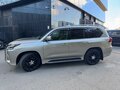 2018 Lexus LX 450d III Рестайлинг 2, серый, 7000000 рублей - вид 3