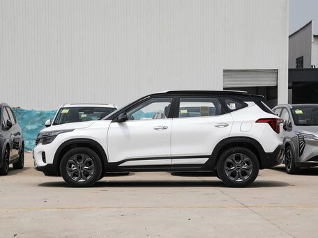 2026 Kia Seltos I Рестайлинг, белый, 2300004 рублей, вид 4