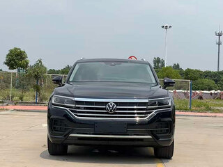2022 Volkswagen Touareg III, чёрный, 5053839 рублей, вид 2