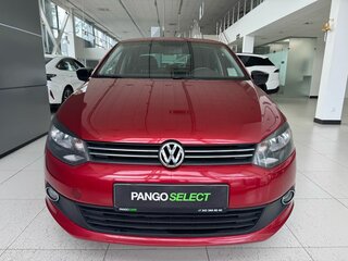2014 Volkswagen Polo V, красный, 679000 рублей, вид 2