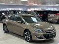 2013 Opel Astra J Рестайлинг, бежевый, 595000 рублей - вид 2