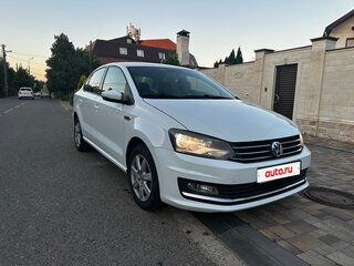 2017 Volkswagen Polo V Рестайлинг, белый, 920000 рублей, вид 3