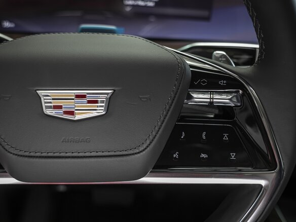 2025 Cadillac Escalade ESV V Рестайлинг, чёрный - вид 39
