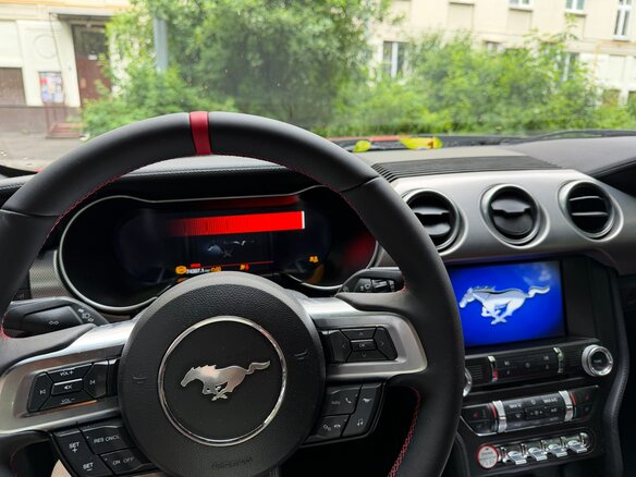 2019 Ford Mustang VI Рестайлинг, красный, 4700000 рублей - вид 2