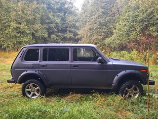 2015 Lada (ВАЗ) 2131 (4x4) 213105 I, серебристый, 570000 рублей, вид 1