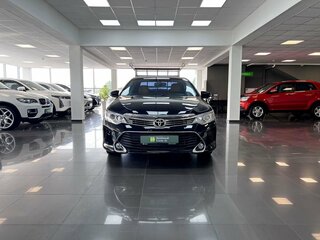 2016 Toyota Camry VII (XV50) Рестайлинг, чёрный, 1695000 рублей, вид 3