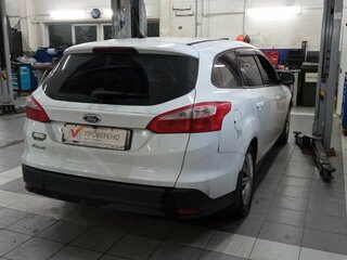 2013 Ford Focus III, белый, 516000 рублей, вид 3